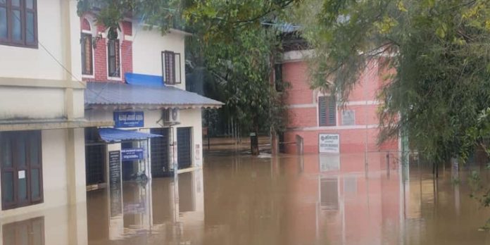 റാന്നിയിൽ ശക്തമായ മഴ ; താഴ്ന്ന പ്രദേശങ്ങളും കോസ്വേകളും വെള്ളത്തിനടിയിലായി റാന്നിയിൽ ശക്തമായ മഴ ; താഴ്ന്ന പ്രദേശങ്ങളും കോസ്വേകളും വെള്ളത്തിനടിയിലായി