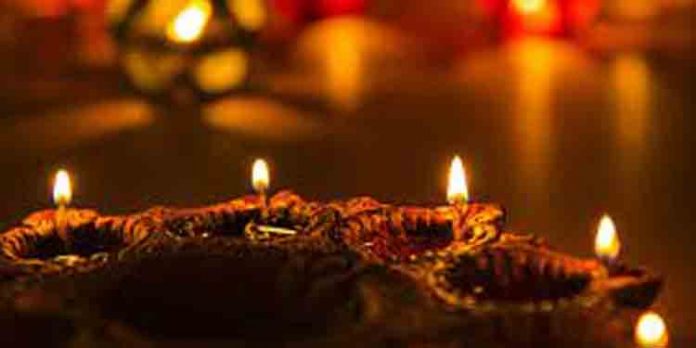ഒളിമങ്ങാതെ തെളിയുന്ന ദീപനാളം… എല്ലാവര്ക്കും ദീപാവലി ആശംസകള് ഒളിമങ്ങാതെ തെളിയുന്ന ദീപനാളം… എല്ലാവര്ക്കും ദീപാവലി ആശംസകള്