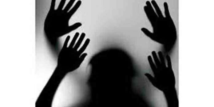 എട്ടാംക്ലാസ് വിദ്യാര്ത്ഥിനിയെ പീഡിപ്പിച്ച യുവാവ് അറസ്റ്റില് ; ചോദ്യം ചെയ്യലിൽ മറ്റൊരു പീഡനം കൂടി പുറത്ത് എട്ടാംക്ലാസ് വിദ്യാര്ത്ഥിനിയെ പീഡിപ്പിച്ച യുവാവ് അറസ്റ്റില് ; ചോദ്യം ചെയ്യലിൽ മറ്റൊരു പീഡനം കൂടി പുറത്ത്
