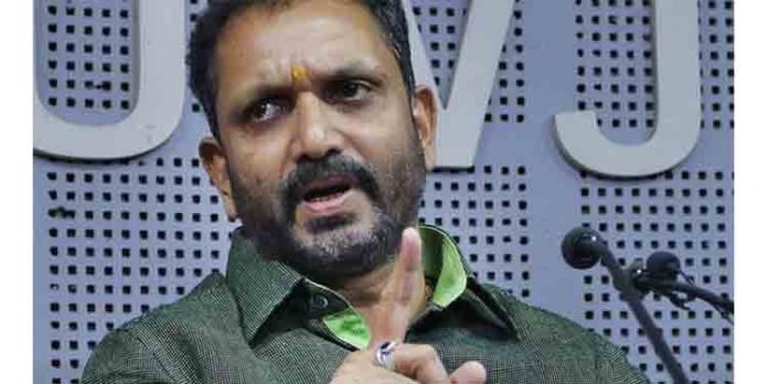 ഇന്ധന നികുതി : സര്ക്കാര് ജനങ്ങളുടെ ക്ഷമ പരീക്ഷിക്കുകയാണ് – കെ സുരേന്ദ്രന് ഇന്ധന നികുതി : സര്ക്കാര് ജനങ്ങളുടെ ക്ഷമ പരീക്ഷിക്കുകയാണ് – കെ സുരേന്ദ്രന്