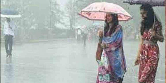 ബംഗാൾ ഉൾക്കടലിൽ ന്യൂനമർദ്ദം രൂപപ്പെട്ടു ; അഞ്ച് ജില്ലകളിൽ മൂന്ന് ദിവസത്തേക്ക് ഓറഞ്ച് അലർട്ട് ബംഗാൾ ഉൾക്കടലിൽ ന്യൂനമർദ്ദം രൂപപ്പെട്ടു ; അഞ്ച് ജില്ലകളിൽ മൂന്ന് ദിവസത്തേക്ക് ഓറഞ്ച് അലർട്ട്