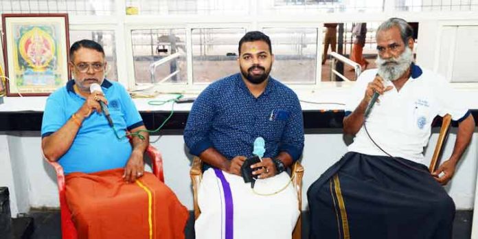 ശബരിമലയില് ദേവസ്വം അനൗണ്സ്മെന്റ് സംവിധാനം 24 മണിക്കൂറും ശബരിമലയില് ദേവസ്വം അനൗണ്സ്മെന്റ് സംവിധാനം 24 മണിക്കൂറും