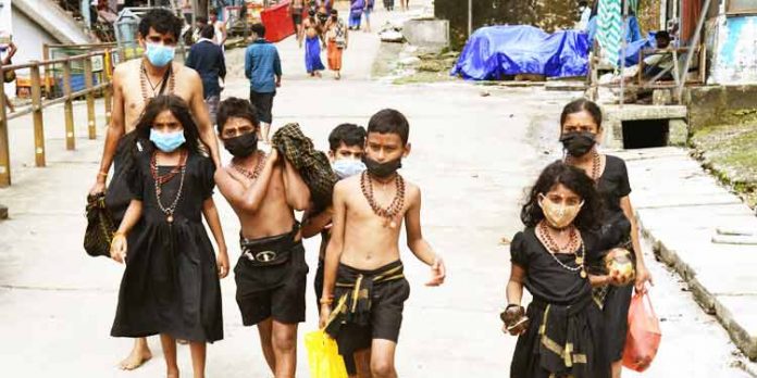 മഴ മാറി – മാനം തെളിഞ്ഞു ; സുഖദര്ശന നിറവില് അയ്യപ്പന്മാര് മഴ മാറി – മാനം തെളിഞ്ഞു ; സുഖദര്ശന നിറവില് അയ്യപ്പന്മാര്