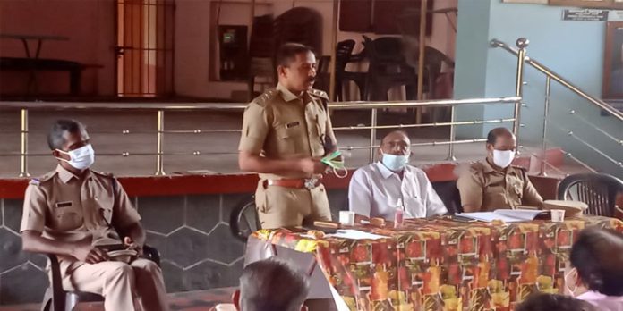 വണ്വെ സംവിധാനം കാര്യക്ഷമമാക്കാൻ റാന്നി ജനമൈത്രി പോലീസ് സമിതിയുടെ കമ്മിറ്റിയിൽ തീരുമാനമായി വണ്വെ സംവിധാനം കാര്യക്ഷമമാക്കാൻ റാന്നി ജനമൈത്രി പോലീസ് സമിതിയുടെ കമ്മിറ്റിയിൽ തീരുമാനമായി
