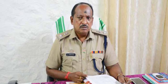 ശബരിമലയില് ശക്തമായ സുരക്ഷയൊരുക്കി പോലീസ് ശബരിമലയില് ശക്തമായ സുരക്ഷയൊരുക്കി പോലീസ്