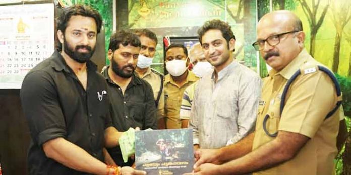 പൂങ്കാവനം മാലിന്യമുക്തമാക്കാന് ദര്ശനത്തിനെത്തുന്ന ഓരോ തീര്ഥാടകനും ശ്രമിക്കണം ; ഉണ്ണി മുകുന്ദന് പൂങ്കാവനം മാലിന്യമുക്തമാക്കാന് ദര്ശനത്തിനെത്തുന്ന ഓരോ തീര്ഥാടകനും ശ്രമിക്കണം ; ഉണ്ണി മുകുന്ദന്