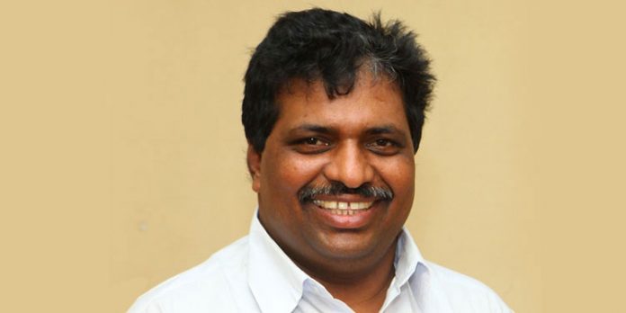 കൊടിക്കുന്നില് സുരേഷ് എംപി പാര്ലമെന്റില് തെന്നിവീണ് പരിക്കേറ്റു കൊടിക്കുന്നില് സുരേഷ് എംപി പാര്ലമെന്റില് തെന്നിവീണ് പരിക്കേറ്റു