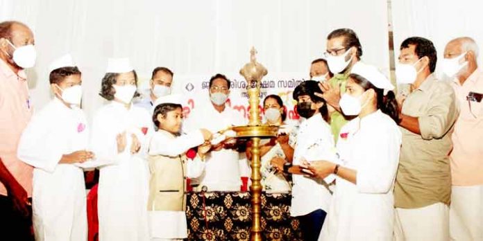 ആലപ്പുഴ ജില്ലാ ശിശുക്ഷേമ സമിതി കോവിഡ് പ്രതിരോധം ഉറപ്പാക്കി ശിശുദിനാഘോഷം സംഘടിപ്പിച്ചു ആലപ്പുഴ ജില്ലാ ശിശുക്ഷേമ സമിതി കോവിഡ് പ്രതിരോധം ഉറപ്പാക്കി ശിശുദിനാഘോഷം സംഘടിപ്പിച്ചു