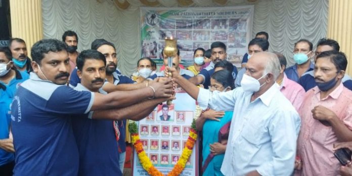 മുംബൈ ഭീകരാക്രമണം ; സൈനിക കൂട്ടായ്മയുടെ ദീപശിഖാ യാത്രക്ക് ജില്ലയിൽ സ്വീകരണം നൽകി മുംബൈ ഭീകരാക്രമണം ; സൈനിക കൂട്ടായ്മയുടെ ദീപശിഖാ യാത്രക്ക് ജില്ലയിൽ സ്വീകരണം നൽകി