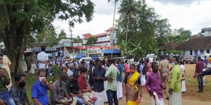 തിരുവല്ല ഈസ്റ്റ് കോ-ഓപ്പറേറ്റീവ് ബാങ്ക് തെരഞ്ഞെടുപ്പ് ; ആയിരത്തിലേറെ വോട്ടിൻ്റെ ഭൂരിപക്ഷത്തിൽ എൽഡിഎഫ് വിജയം തിരുവല്ല ഈസ്റ്റ് കോ-ഓപ്പറേറ്റീവ് ബാങ്ക് തെരഞ്ഞെടുപ്പ് ; ആയിരത്തിലേറെ വോട്ടിൻ്റെ ഭൂരിപക്ഷത്തിൽ എൽഡിഎഫ് വിജയം