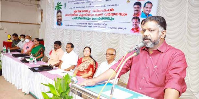 മൂല്യവര്ധിത ഉല്പ്പന്നങ്ങള് കര്ഷകരുടെ വരുമാനം വര്ധിപ്പിക്കും ; ഡെപ്യൂട്ടി സ്പീക്കര് ചിറ്റയം ഗോപകുമാര് മൂല്യവര്ധിത ഉല്പ്പന്നങ്ങള് കര്ഷകരുടെ വരുമാനം വര്ധിപ്പിക്കും ; ഡെപ്യൂട്ടി സ്പീക്കര് ചിറ്റയം ഗോപകുമാര്