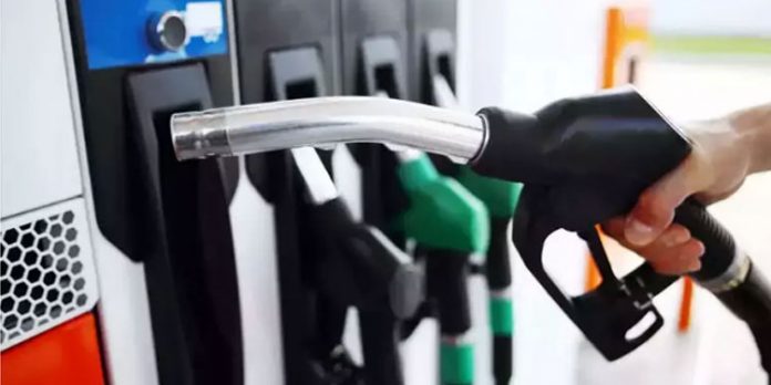 ഇന്ധന നികുതി കുറക്കാത്ത സംസ്ഥാന സര്ക്കാര് നിലപാടിനെതിരെ ചക്രസ്തഭന സമരം തിങ്കളാഴ്ച ഇന്ധന നികുതി കുറക്കാത്ത സംസ്ഥാന സര്ക്കാര് നിലപാടിനെതിരെ ചക്രസ്തഭന സമരം തിങ്കളാഴ്ച