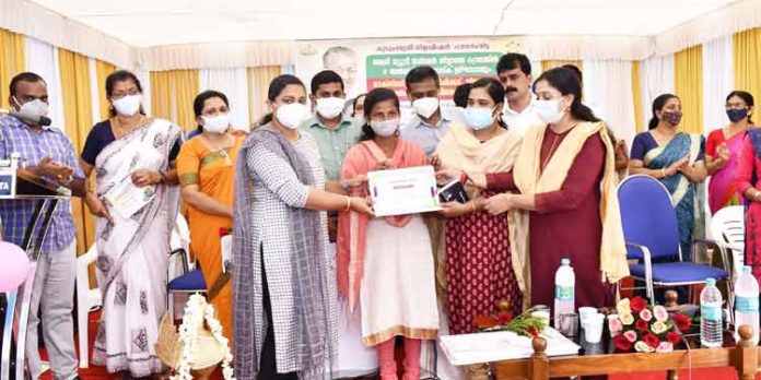 അഗ്രിന്യൂട്രി ഗാര്ഡന് ജില്ലാതല ക്യാമ്പയിനും അര്ബന് വെജിറ്റബിള് കിയോസ്ക് ഉദ്ഘാടനവും അഗ്രിന്യൂട്രി ഗാര്ഡന് ജില്ലാതല ക്യാമ്പയിനും അര്ബന് വെജിറ്റബിള് കിയോസ്ക് ഉദ്ഘാടനവും