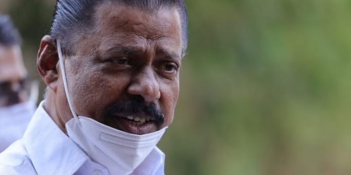 ബാറിൽ നിന്നും മാസപ്പടി വാങ്ങുന്ന എക്സൈസ് ഉദ്യോഗസ്ഥരെ അറിയാം ; മുന്നറിയിപ്പുമായി മന്ത്രി എം വി ഗോവിന്ദൻ ബാറിൽ നിന്നും മാസപ്പടി വാങ്ങുന്ന എക്സൈസ് ഉദ്യോഗസ്ഥരെ അറിയാം ; മുന്നറിയിപ്പുമായി മന്ത്രി എം വി ഗോവിന്ദൻ