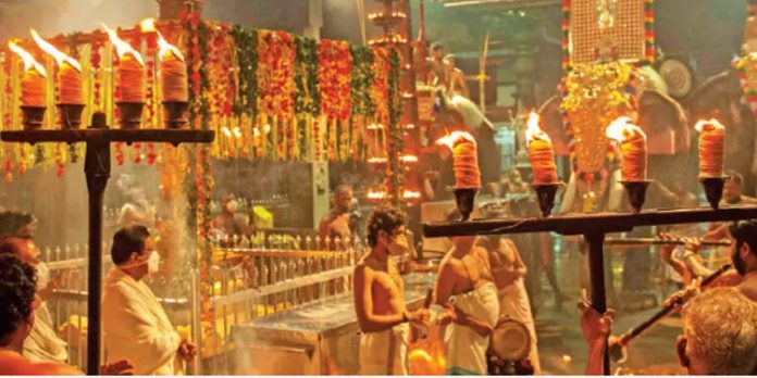 ഗുരുവായൂരിൽ ഏകാദശി വിളക്ക് തുടങ്ങി ഗുരുവായൂരിൽ ഏകാദശി വിളക്ക് തുടങ്ങി