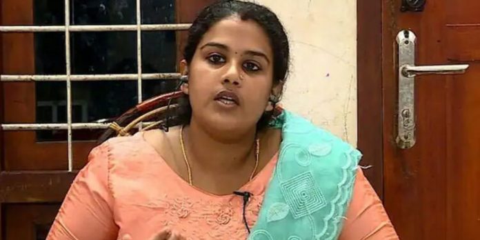 ദത്തു വിവാദം : കുഞ്ഞിനെ കടത്തിയതിൽ സി.ബി.ഐ അന്വേഷണം വേണം – അനുപമ ദത്തു വിവാദം : കുഞ്ഞിനെ കടത്തിയതിൽ സി.ബി.ഐ അന്വേഷണം വേണം – അനുപമ