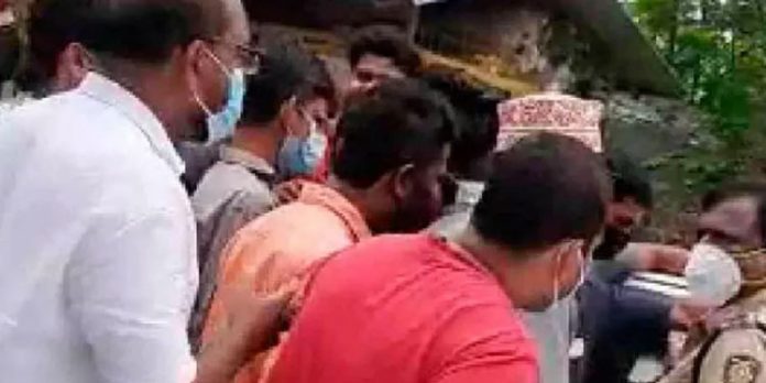 വിദ്യാർഥിനിയോട് അപമര്യാദയായി പെരുമാറിയ യുവാവ് അറസ്റ്റിൽ വിദ്യാർഥിനിയോട് അപമര്യാദയായി പെരുമാറിയ യുവാവ് അറസ്റ്റിൽ