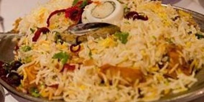 ഭക്ഷ്യ വിഷബാധയെന്ന് സംശയം ; വിവാഹ വീട്ടിൽ നിന്ന് ഭക്ഷണം കഴിച്ച നൂറോളം പേർ ചികിത്സ തേടി ഭക്ഷ്യ വിഷബാധയെന്ന് സംശയം ; വിവാഹ വീട്ടിൽ നിന്ന് ഭക്ഷണം കഴിച്ച നൂറോളം പേർ ചികിത്സ തേടി
