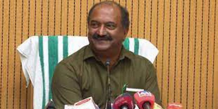 കേരളം ഇന്ധനനികുതി കുറയ്ക്കില്ല? ; നിലപാടറിയിക്കാൻ ധനമന്ത്രി മാധ്യമങ്ങളെ കാണും കേരളം ഇന്ധനനികുതി കുറയ്ക്കില്ല? ; നിലപാടറിയിക്കാൻ ധനമന്ത്രി മാധ്യമങ്ങളെ കാണും