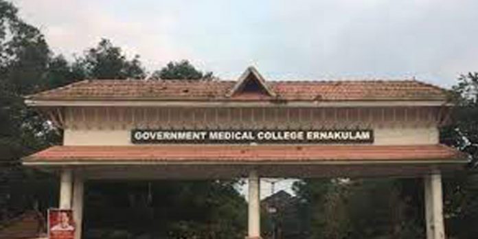 മോൻസനെതിരായ പോക്സോ കേസ് ; ഡോക്ടര്മാരെ ചോദ്യം ചെയ്തു മോൻസനെതിരായ പോക്സോ കേസ് ; ഡോക്ടര്മാരെ ചോദ്യം ചെയ്തു