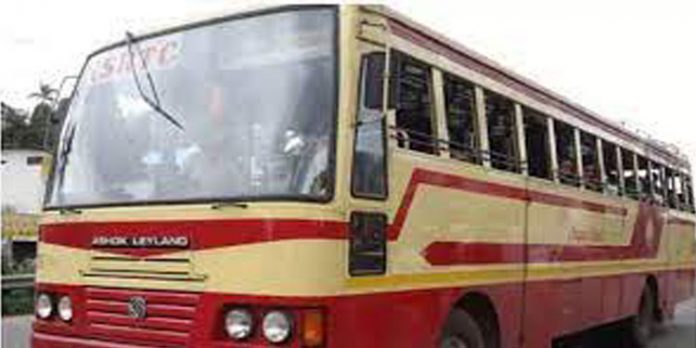 പണിമുടക്ക് നേരിടാന് കെഎസ്ആര്ടിസിയില് ഡയസ്നോണ് ; ജോലിക്ക് എത്താത്തവരുടെ ശമ്പളം പിടിക്കും പണിമുടക്ക് നേരിടാന് കെഎസ്ആര്ടിസിയില് ഡയസ്നോണ് ; ജോലിക്ക് എത്താത്തവരുടെ ശമ്പളം പിടിക്കും