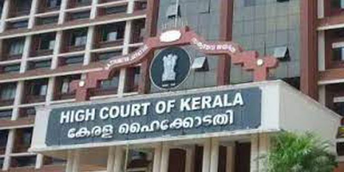 വഴി തടസപ്പെടുത്തിയുള്ള ഉപരോധങ്ങള്ക്കെതിരായ ഹര്ജി ഇന്ന് ഹൈക്കോടതിയില് വഴി തടസപ്പെടുത്തിയുള്ള ഉപരോധങ്ങള്ക്കെതിരായ ഹര്ജി ഇന്ന് ഹൈക്കോടതിയില്