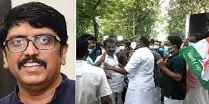 ‘സിനിമാ ചിത്രീകരണം തടസപ്പെടുത്തരുത് ’ ; പ്രതിപക്ഷ നേതാവിന് ഫെഫ്കയുടെ കത്ത് ‘സിനിമാ ചിത്രീകരണം തടസപ്പെടുത്തരുത് ’ ; പ്രതിപക്ഷ നേതാവിന് ഫെഫ്കയുടെ കത്ത്