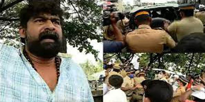 ജോജു കേസിൽ ടോണി ചമ്മണി അടക്കമുളളവരുടെ ജാമ്യാപേക്ഷ ഇന്ന് ; ഇന്ധനവിലയിൽ കോൺഗ്രസ് സമരം ശക്തമാക്കും ജോജു കേസിൽ ടോണി ചമ്മണി അടക്കമുളളവരുടെ ജാമ്യാപേക്ഷ ഇന്ന് ; ഇന്ധനവിലയിൽ കോൺഗ്രസ് സമരം ശക്തമാക്കും