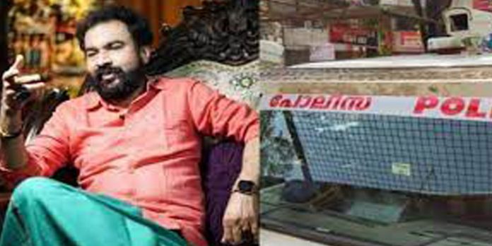 മോന്സണ് മാവുങ്കലുമായി ബന്ധം ; ഐജി ലക്ഷ്മണക്കെതിരെ നടപടിക്ക് സാധ്യത മോന്സണ് മാവുങ്കലുമായി ബന്ധം ; ഐജി ലക്ഷ്മണക്കെതിരെ നടപടിക്ക് സാധ്യത