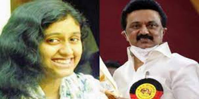 ഫാത്തിമ ലത്തീഫിന്റെ വേര്പാടിന് രണ്ടാണ്ട് ; എങ്ങുമെത്താതെ അന്വേഷണം : സ്റ്റാലിനെ കാണാന് കുടുംബം ഫാത്തിമ ലത്തീഫിന്റെ വേര്പാടിന് രണ്ടാണ്ട് ; എങ്ങുമെത്താതെ അന്വേഷണം : സ്റ്റാലിനെ കാണാന് കുടുംബം