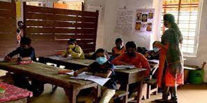 പാണ്ടിപ്പാറ സെന്റ് ജോസഫ്സ് സ്ക്കൂളിനെ അധുനിക വൽക്കരിക്കാൻ പൂർവ്വ വിദ്യാർത്ഥി കൂട്ടായ്മ പാണ്ടിപ്പാറ സെന്റ് ജോസഫ്സ് സ്ക്കൂളിനെ അധുനിക വൽക്കരിക്കാൻ പൂർവ്വ വിദ്യാർത്ഥി കൂട്ടായ്മ