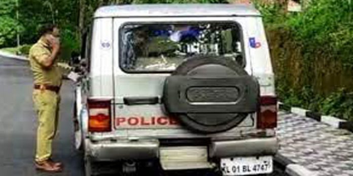 പൊതുമുതൽ നശിപ്പിക്കൽ കേസ് ; നാശനഷ്ടം വിലയിരുത്താന് പോലീസ് പണമടയ്ക്കണമെന്ന ഉത്തരവ് പിന്വലിച്ചു പൊതുമുതൽ നശിപ്പിക്കൽ കേസ് ; നാശനഷ്ടം വിലയിരുത്താന് പോലീസ് പണമടയ്ക്കണമെന്ന ഉത്തരവ് പിന്വലിച്ചു