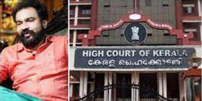 മോൻസൺ കേസില് ചോദ്യങ്ങള് ഉയര്ത്തി ഹൈക്കോടതി ; ബെഹ്റയ്ക്കും മനോജ് എബ്രഹാമിനും വിമര്ശനം മോൻസൺ കേസില് ചോദ്യങ്ങള് ഉയര്ത്തി ഹൈക്കോടതി ; ബെഹ്റയ്ക്കും മനോജ് എബ്രഹാമിനും വിമര്ശനം