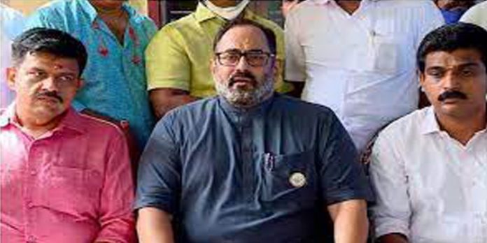 അക്രമ രാഷ്ട്രീയം നിക്ഷേപ സൗഹൃദ അന്തരീക്ഷത്തെ പ്രതികൂലമായി ബാധിക്കുമെന്ന് കേന്ദ്രമന്ത്രി രാജീവ് ചന്ദ്രശേഖർ അക്രമ രാഷ്ട്രീയം നിക്ഷേപ സൗഹൃദ അന്തരീക്ഷത്തെ പ്രതികൂലമായി ബാധിക്കുമെന്ന് കേന്ദ്രമന്ത്രി രാജീവ് ചന്ദ്രശേഖർ