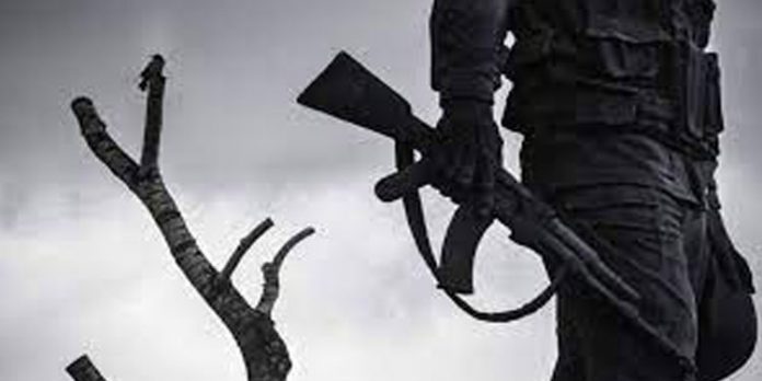 മണിപ്പൂരില് ഭീകരാക്രമണം ; കമാന്ഡിങ് ഓഫീസറും കുടുംബവും കൊല്ലപ്പെട്ടു ; നാല് സൈനികര്ക്കും വീരമൃത്യു മണിപ്പൂരില് ഭീകരാക്രമണം ; കമാന്ഡിങ് ഓഫീസറും കുടുംബവും കൊല്ലപ്പെട്ടു ; നാല് സൈനികര്ക്കും വീരമൃത്യു