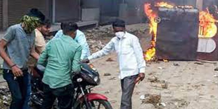മഹാരാഷ്ട്ര അംരാവതിയില് സംഘര്ഷം ; ഇന്റര്നെറ്റ് വിച്ഛേദിച്ചു – നാല് ദിവസം കര്ഫ്യൂ മഹാരാഷ്ട്ര അംരാവതിയില് സംഘര്ഷം ; ഇന്റര്നെറ്റ് വിച്ഛേദിച്ചു – നാല് ദിവസം കര്ഫ്യൂ