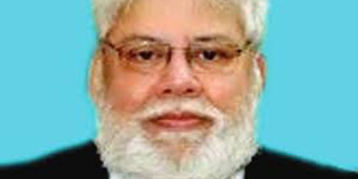 ഫ്യൂഡൽ വ്യവസ്ഥിതി മുഴുവൻ ഇല്ലാതാക്കാനായില്ല ; വികാരനിർഭരമായ കത്തെഴുതി ജസ്റ്റിസ് ബാനർജി പടിയിറങ്ങി ഫ്യൂഡൽ വ്യവസ്ഥിതി മുഴുവൻ ഇല്ലാതാക്കാനായില്ല ; വികാരനിർഭരമായ കത്തെഴുതി ജസ്റ്റിസ് ബാനർജി പടിയിറങ്ങി