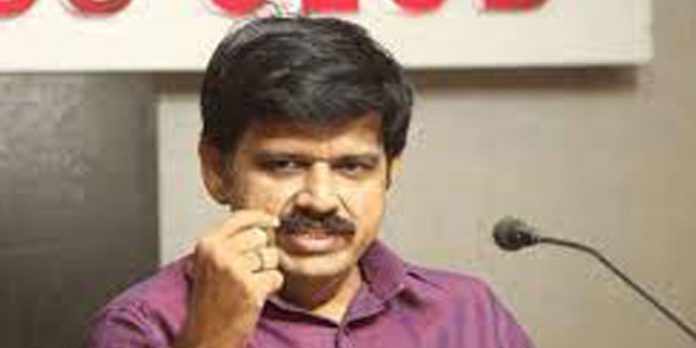 ഹലാൽ ഭക്ഷണ വിവാദം ; മുന്നോട്ട് നയിക്കേണ്ടത് വികാരമല്ല വിവേകം – ബിജെപിയെ വെട്ടിലാക്കി സന്ദീപ് വാര്യർ ഹലാൽ ഭക്ഷണ വിവാദം ; മുന്നോട്ട് നയിക്കേണ്ടത് വികാരമല്ല വിവേകം – ബിജെപിയെ വെട്ടിലാക്കി സന്ദീപ് വാര്യർ