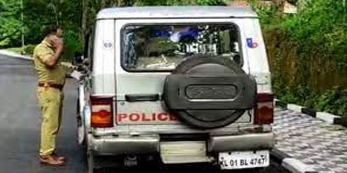 കാഞ്ഞങ്ങാട് ദമ്പതികളെ വീട് കയറി ആക്രമിച്ച സംഭവം ; ഒരാള്കൂടി അറസ്റ്റില് കാഞ്ഞങ്ങാട് ദമ്പതികളെ വീട് കയറി ആക്രമിച്ച സംഭവം ; ഒരാള്കൂടി അറസ്റ്റില്