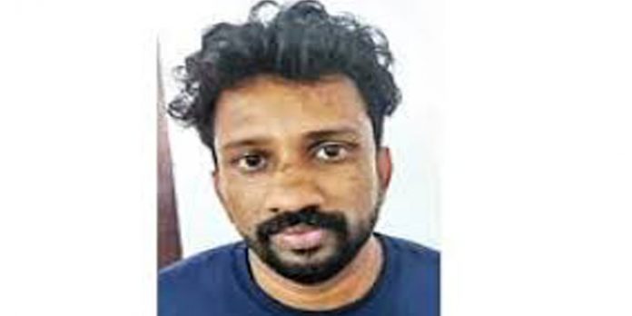 പ്രവാസിയായ ഭര്ത്താവില് നിന്ന് പണവും സ്വര്ണവും കൈക്കലാക്കി കടന്നു ; യുവതിയും ഗുണ്ടാനേതാവും പിടിയില് പ്രവാസിയായ ഭര്ത്താവില് നിന്ന് പണവും സ്വര്ണവും കൈക്കലാക്കി കടന്നു ; യുവതിയും ഗുണ്ടാനേതാവും പിടിയില്