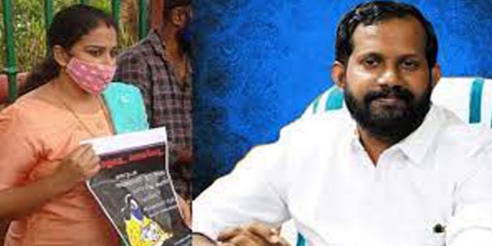 അനുപമ എത്തിയിട്ടും സ്ഥിരം ദത്ത് തടഞ്ഞില്ല ; ശിശുക്ഷേമ സമിതിക്ക് ഗുരുതരവീഴ്ചയെന്ന് റിപ്പോര്ട്ട് അനുപമ എത്തിയിട്ടും സ്ഥിരം ദത്ത് തടഞ്ഞില്ല ; ശിശുക്ഷേമ സമിതിക്ക് ഗുരുതരവീഴ്ചയെന്ന് റിപ്പോര്ട്ട്