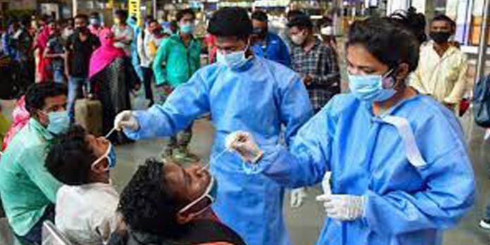 കോവിഡ് പരിശോധന കുറയുന്നതില് ആശങ്ക ; കേരളം ഉള്പ്പെടെ 13 സംസ്ഥാനങ്ങള്ക്ക് കേന്ദ്രം കത്തയച്ചു കോവിഡ് പരിശോധന കുറയുന്നതില് ആശങ്ക ; കേരളം ഉള്പ്പെടെ 13 സംസ്ഥാനങ്ങള്ക്ക് കേന്ദ്രം കത്തയച്ചു