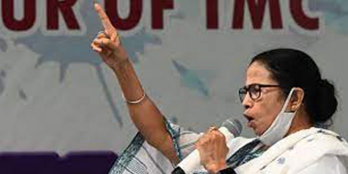 മേഘാലയയിൽ മുൻ മുഖ്യമന്ത്രി അടക്കം 12 കോൺഗ്രസ് എംഎൽഎമാർ തൃണമൂലിൽ മേഘാലയയിൽ മുൻ മുഖ്യമന്ത്രി അടക്കം 12 കോൺഗ്രസ് എംഎൽഎമാർ തൃണമൂലിൽ