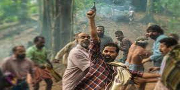 നാടിന് അപമാനം ; ചുരുളിക്കെതിരെ പരാതി നല്കാന് യാഥാര്ത്ഥ ചുരുളി ഗ്രാമവാസികള് നാടിന് അപമാനം ; ചുരുളിക്കെതിരെ പരാതി നല്കാന് യാഥാര്ത്ഥ ചുരുളി ഗ്രാമവാസികള്