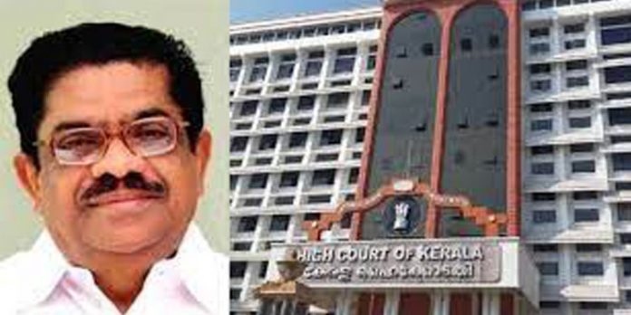 മദ്യശാലകളുടെ എണ്ണം കൂട്ടാൻ പറഞ്ഞിട്ടില്ല ; വി.എം സുധീരനോട് കേരള ഹൈക്കോടതി മദ്യശാലകളുടെ എണ്ണം കൂട്ടാൻ പറഞ്ഞിട്ടില്ല ; വി.എം സുധീരനോട് കേരള ഹൈക്കോടതി