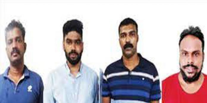 മാനിനെ വേട്ടയാടി ഇറച്ചി കടത്തി ; സീനിയര് സിവില് പോലീസ് ഓഫീസറടക്കം നാലുപേര് കീഴടങ്ങി മാനിനെ വേട്ടയാടി ഇറച്ചി കടത്തി ; സീനിയര് സിവില് പോലീസ് ഓഫീസറടക്കം നാലുപേര് കീഴടങ്ങി