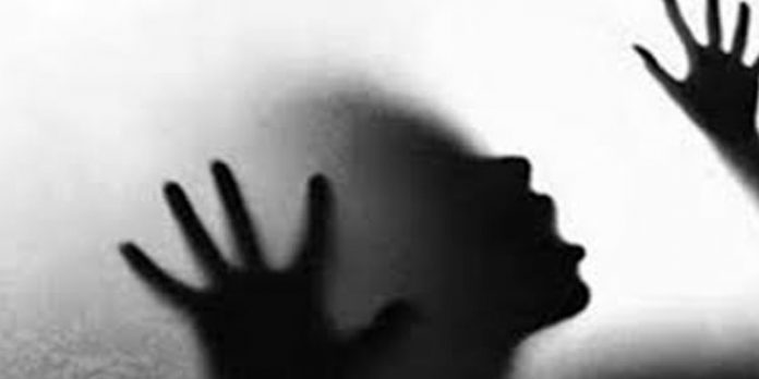 കുർളയിലെ പീഡനക്കൊലപാതകം ; കേസിൽ രണ്ട് പേർ അറസ്റ്റിൽ കുർളയിലെ പീഡനക്കൊലപാതകം ; കേസിൽ രണ്ട് പേർ അറസ്റ്റിൽ