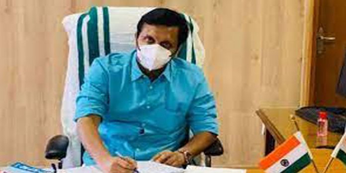 പൊതുമരാമത്ത് വകുപ്പിലെ ജീവനക്കാർ മന്ത്രിക്ക് നേരിട്ട് നിവേദനമോ പരാതിയോ നൽകിയാൽ കർശന നടപടി പൊതുമരാമത്ത് വകുപ്പിലെ ജീവനക്കാർ മന്ത്രിക്ക് നേരിട്ട് നിവേദനമോ പരാതിയോ നൽകിയാൽ കർശന നടപടി