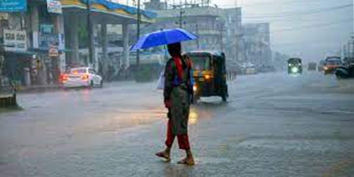 ന്യൂനമര്ദം ശക്തമാകുന്നു ; ആറ് ജില്ലകളില് ഇന്ന് ഓറഞ്ച് അലേര്ട്ട് ന്യൂനമര്ദം ശക്തമാകുന്നു ; ആറ് ജില്ലകളില് ഇന്ന് ഓറഞ്ച് അലേര്ട്ട്