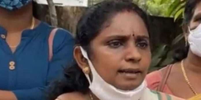 ജോജു ജോര്ജ് വനിതാ പ്രവര്ത്തകരെ ആക്രമിക്കുകയായിരുന്നു : കൗണ്സിലര് മിനിമോള് ജോജു ജോര്ജ് വനിതാ പ്രവര്ത്തകരെ ആക്രമിക്കുകയായിരുന്നു : കൗണ്സിലര് മിനിമോള്